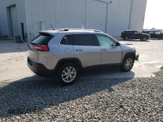 2018 Jeep Cherokee Latitude with VIN 1C4PJMCBXJD564118, listed as a Copart auction lot 59978295 with 115,815 mi miles and Salvage title. Bid and sale history available at DreamBid. Image 3.