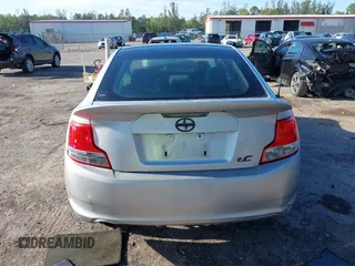 2012 Scion tC z VIN JTKJF5C77C3032559, wystawiony jako IAAI lot #41892954 z przebiegiem 207 718 mil mil oraz . Historia ofert i sprzedaży dostępna na DreamBid. Obrazek 16.