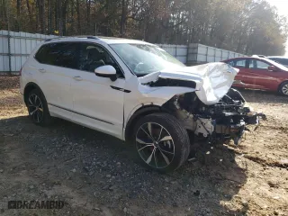 2024 Volkswagen Tiguan SEL R-Line with VIN 3VV4B7AX3RM084522, listed as a Copart auction lot 84749534 with 5,915 mi miles and Salvage Title. Bid and sale history available at carsss.com. Image 4.