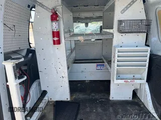 2017 Ford Transit Connect XL z VIN NM0LS6E77H1300007, wystawiony jako IAAI lot #42716554 z przebiegiem 121 641 mil mil oraz . Historia ofert i sprzedaży dostępna na DreamBid. Obrazek 1.