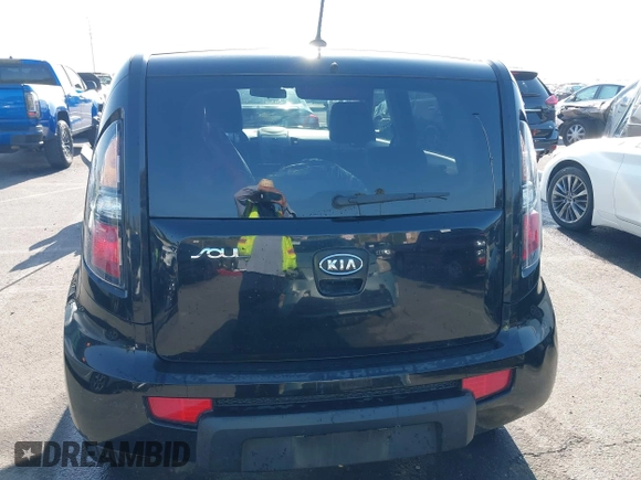 2010 Kia Soul + with VIN KNDJT2A26A7140621, listed as a IAAI auction lot 42001647 with 52,780 mi miles. Bid and sale history available at carsss.com. Image 16.