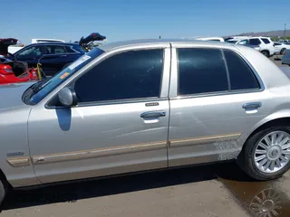 2009 Mercury Grand Marquis LS with VIN 2MEHM75V89X608365, listed as a IAAI auction lot 42055538 with Not Provided miles. Bid and sale history available at carsss.com. Image 14.