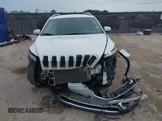 2017 Jeep Cherokee Limited z VIN 1C4PJLDB0HW516120, wystawiony jako IAAI lot #42357568 z przebiegiem 95 039 mil mil oraz . Historia ofert i sprzedaży dostępna na DreamBid. Obrazek 6.