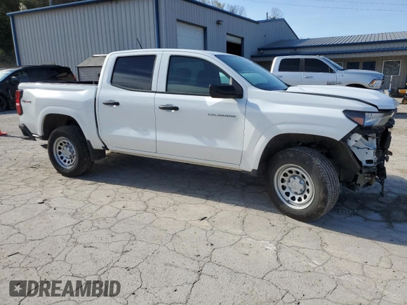 2024 Chevrolet Colorado 4WD Work Truck z VIN 1GCPTBEK2R1274089, wystawiony jako Copart lot #50957165 z przebiegiem 23 957 mil mil oraz Szkoda całkowita • Salvage title. Historia ofert i sprzedaży dostępna na DreamBid. Obrazek 4.