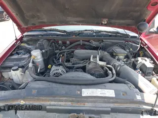 1997 Chevrolet Blazer LS z VIN 1GNDT13W6V2243751, wystawiony jako IAAI lot #42437683 z przebiegiem 148 262 mil mil oraz . Historia ofert i sprzedaży dostępna na DreamBid. Obrazek 10.