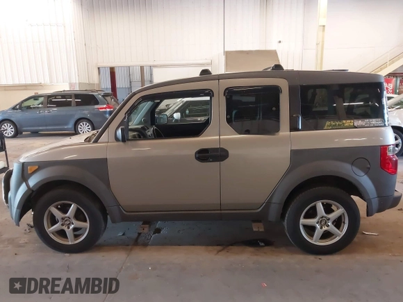 2004 Honda Element EX with VIN 5J6YH286X4L031836, listed as a IAAI auction lot 42189339 with 257,679 mi miles and . Bid and sale history available at DreamBid. Image 15.