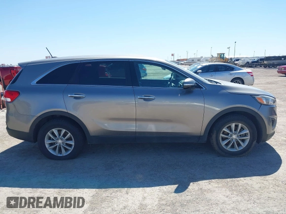 2018 Kia Sorento LX with VIN 5XYPG4A31JG407962, listed as a IAAI auction lot 41774715 with 155,338 mi miles. Bid and sale history available at carsss.com. Image 13.