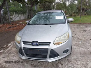 2013 Ford Focus SE with VIN 1FADP3F28DL321429, listed as a IAAI auction lot 41925317 with 34,657 mi miles. Bid and sale history available at carsss.com. Image 6.