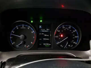 2018 Toyota RAV4 XLE with VIN JTMRFREV7JJ204188, listed as a Copart auction lot 43458905 with 93,102 mi miles and Salvage Title. Bid and sale history available at carsss.com. Image 9.