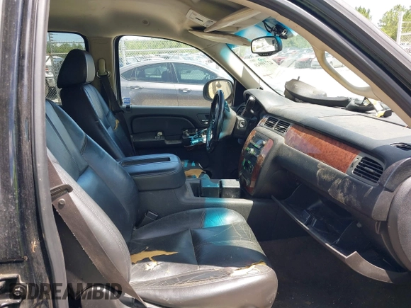 2008 Chevrolet Tahoe 1LT with VIN 1GNFC13098R125886, listed as a IAAI auction lot 42739949 with Not provided miles and . Bid and sale history available at DreamBid. Image 5.