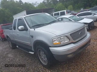 2003 Ford F-150 XL z VIN 1FTRX18W43NA38176, wystawiony jako IAAI lot #42165454 z przebiegiem Nie podano mil oraz . Historia ofert i sprzedaży dostępna na DreamBid. Obrazek 1.