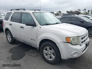 2009 Ford Escape Hybrid with VIN 1FMCU49379KA89407, listed as a IAAI auction lot 41692553 with 172,637 mi miles. Bid and sale history available at carsss.com. Image 1.