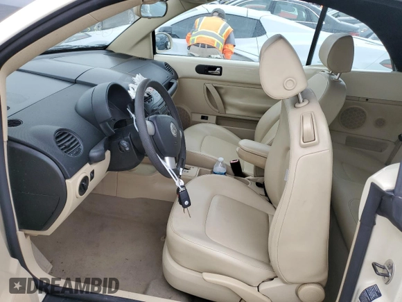 2006 Volkswagen Beetle z VIN 3VWPF31Y06M309862, wystawiony jako Copart lot #76907554 z przebiegiem Nie podano mil oraz Szkoda całkowita • Salvage title. Historia ofert i sprzedaży dostępna na DreamBid. Obrazek 7.