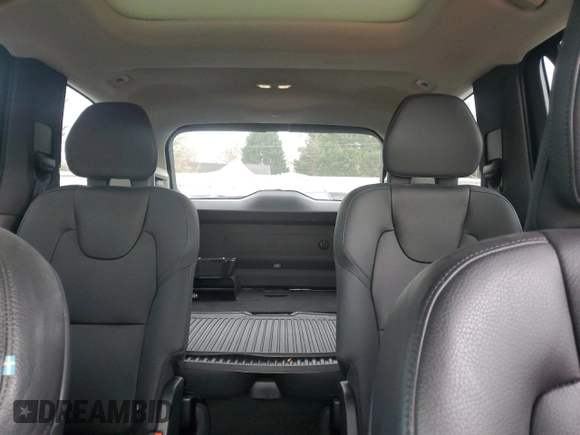 2023 Volvo XC90 Plus z VIN YV40621N9P1927309, wystawiony jako Copart lot #48553595 z przebiegiem 11 876 mil mil oraz Szkoda całkowita • Salvage title. Historia ofert i sprzedaży dostępna na DreamBid. Obrazek 10.