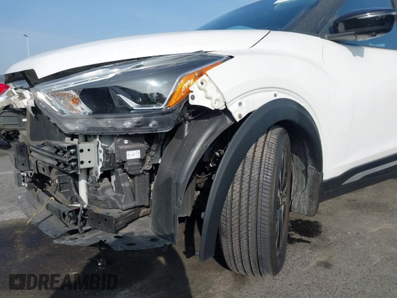 2020 Nissan Kicks SR with VIN 3N1CP5DV2LL509495, listed as a IAAI auction lot 41208887 with 35,722 mi miles. Bid and sale history available at carsss.com. Image 6.