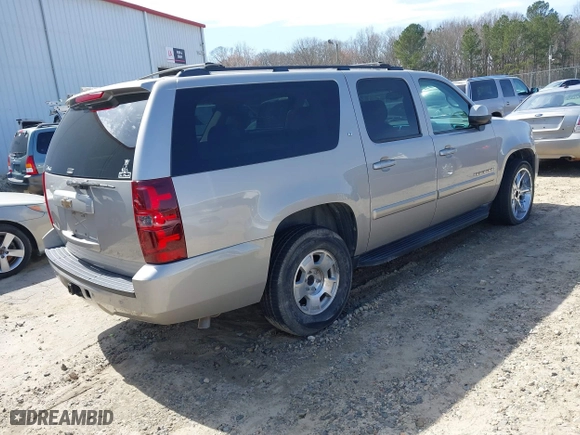 2007 Chevrolet Suburban LT with VIN 3GNFC16J37G306159, listed as a IAAI auction lot 41746563 with 289,770 mi miles. Bid and sale history available at carsss.com. Image 4.