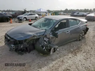 2021 Nissan Altima SV z VIN 1N4BL4DV1MN365797, wystawiony jako Copart lot #56541775 z przebiegiem 135 043 mil mil oraz Czysty tytuł • Clean title. Historia ofert i sprzedaży dostępna na DreamBid. Obrazek 1.