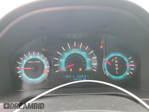 2010 Ford Fusion SE с VIN 3FAHP0HA8AR247611, выставлен на аукционе Copart как лот 62086875 с пробегом 186 109 миль миль и На запчасти • Non repairable. История ставок и продаж доступна на DreamBid. Изображение 9.