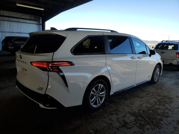 2021 Toyota Sienna XSE with VIN 5TDDSKFC1MS014467, listed as a Copart auction lot 88080825 with 49,199 mi miles and Salvage Title. Bid and sale history available at carsss.com. Image 3.