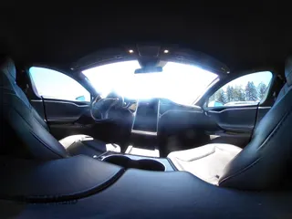 2016 Tesla Model S 90D z VIN 5YJSA1E29GF160332, wystawiony jako IAAI lot #42593749 z przebiegiem 92 702 mil mil oraz . Historia ofert i sprzedaży dostępna na DreamBid. Obrazek 22.