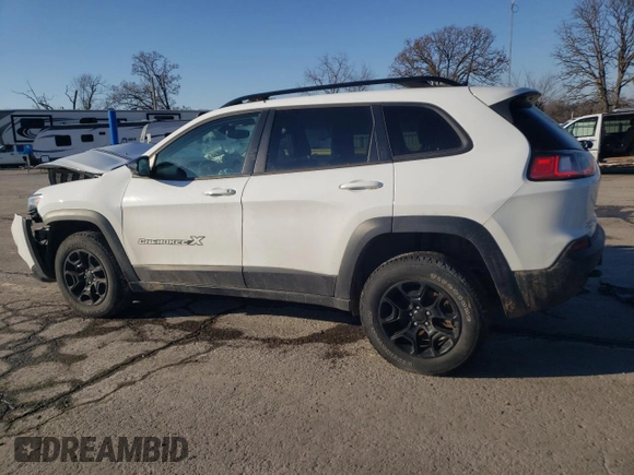 2022 Jeep Cherokee X with VIN 1C4PJMCX5ND531562, listed as a Copart auction lot 88426725 with 70,141 mi miles and Salvage Title. Bid and sale history available at carsss.com. Image 2.