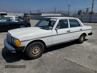 1985 Mercedes-Benz 300 с VIN WDBAB33CXFA213383, выставлен на аукционе Copart как лот 69298974 с пробегом 171 111 миль миль и Списание • Salvage title. История ставок и продаж доступна на DreamBid. Изображение 1.