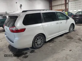 2019 Toyota Sienna XLE Auto Access Seat with VIN 5TDYZ3DC9KS011402, listed as a IAAI auction lot 41597111 with 127,466 mi miles. Bid and sale history available at carsss.com. Image 4.