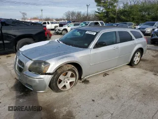 2005 Dodge Magnum SE with VIN 2D4FV48V95H182063, listed as a Copart auction lot 82648894 with Not Provided miles and Clean Title. Bid and sale history available at carsss.com. Image 1.
