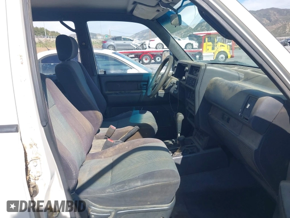 1994 Isuzu Trooper z VIN JACDH58V6R7910682, wystawiony jako IAAI lot #41919864 z przebiegiem 220 336 mil mil oraz . Historia ofert i sprzedaży dostępna na DreamBid. Obrazek 5.