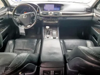 2013 Lexus LS 460 z VIN JTHBL5EF9D5119621, wystawiony jako Copart lot #62398715 z przebiegiem 171 472 mil mil oraz Szkoda całkowita • Salvage title. Historia ofert i sprzedaży dostępna na DreamBid. Obrazek 8.
