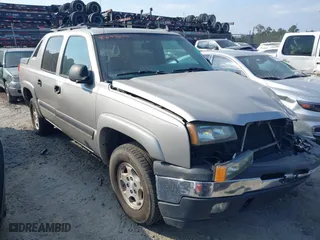 2006 Chevrolet Avalanche LT with VIN 3GNEC12Z76G116855, listed as a IAAI auction lot 40643892 with 222,814 mi miles. Bid and sale history available at carsss.com. Image 1.