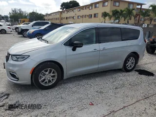 2024 Chrysler Pacifica Touring L with VIN 2C4RC1BG8RR155154, listed as a Copart auction lot 65274725 with 18,478 mi miles and Clean title. Bid and sale history available at DreamBid. Image 1.