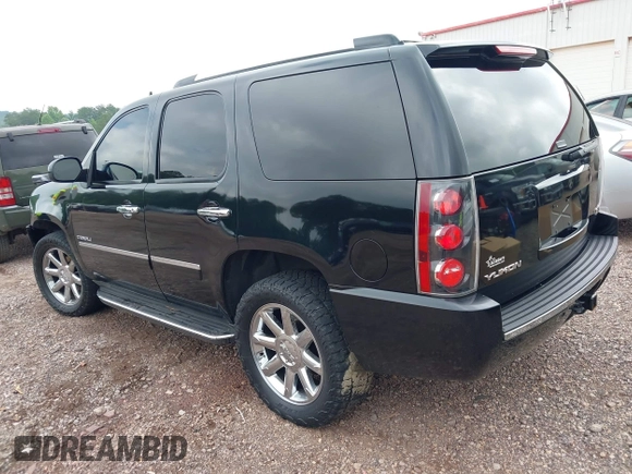 2013 GMC Yukon Denali z VIN 1GKS2EEFXDR305783, wystawiony jako IAAI lot #42305947 z przebiegiem 251 874 mil mil oraz . Historia ofert i sprzedaży dostępna na DreamBid. Obrazek 3.