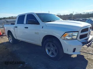 2018 Ram 1500 Express z VIN 1C6RR7KG1JS258489, wystawiony jako IAAI lot #41324117 z przebiegiem 65 246 mil mil oraz . Historia ofert i sprzedaży dostępna na DreamBid. Obrazek 1.