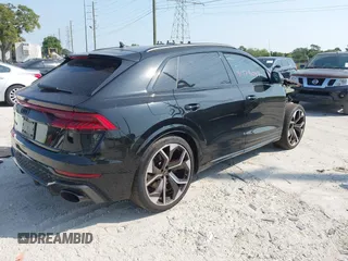 2024 Audi RS Q8 z VIN WU1ARBF15RD005841, wystawiony jako IAAI lot #42187837 z przebiegiem 8 379 mil mil oraz . Historia ofert i sprzedaży dostępna na DreamBid. Obrazek 4.