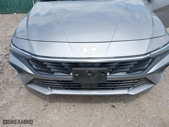 2025 Hyundai Elantra SEL Convenience with VIN KMHLS4DG9SU913286, listed as a IAAI auction lot 42014518 with 2,755 mi miles. Bid and sale history available at carsss.com. Image 6.