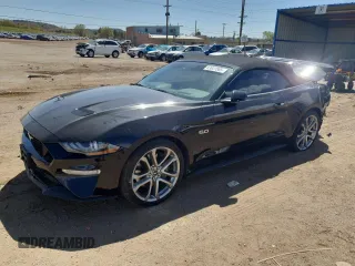 2020 Ford Mustang GT Premium z VIN 1FATP8FFXL5154778, wystawiony jako Copart lot #53631585 z przebiegiem 24 979 mil mil oraz Szkoda całkowita • Salvage title. Historia ofert i sprzedaży dostępna na DreamBid. Obrazek 1.