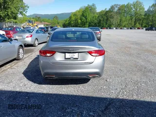 2016 Chrysler 200 S z VIN 1C3CCCBB0GN144833, wystawiony jako IAAI lot #42192284 z przebiegiem 138 074 mil mil oraz . Historia ofert i sprzedaży dostępna na DreamBid. Obrazek 17.
