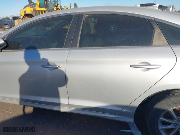 2018 Hyundai Sonata SE with VIN 5NPE24AF9JH699093, listed as a IAAI auction lot 40668494 with 1 mi miles. Bid and sale history available at carsss.com. Image 13.