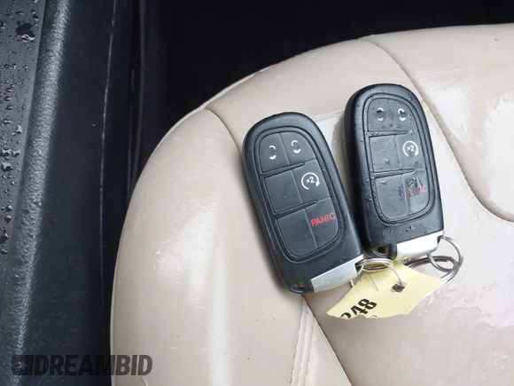 2017 Jeep Cherokee High Altitude z VIN 1C4PJMDS2HW614796, wystawiony jako IAAI lot #42341592 z przebiegiem 97 301 mil mil oraz . Historia ofert i sprzedaży dostępna na DreamBid. Obrazek 11.