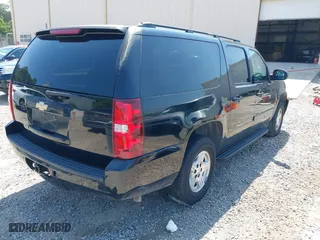 2007 Chevrolet Suburban LT with VIN 3GNFC16J27G262235, listed as a IAAI auction lot 41980553 with 144,926 mi miles. Bid and sale history available at carsss.com. Image 4.