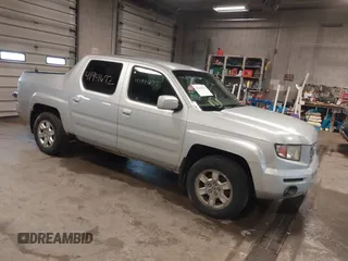 2008 Honda Ridgeline RTS z VIN 2HJYK164X8H520741, wystawiony jako IAAI lot #41941672 z przebiegiem 229 065 mil mil oraz . Historia ofert i sprzedaży dostępna na DreamBid. Obrazek 1.