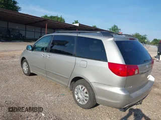2008 Toyota Sienna CE z VIN 5TDZK23C88S127204, wystawiony jako IAAI lot #42457540 z przebiegiem 302 302 mil mil oraz . Historia ofert i sprzedaży dostępna na DreamBid. Obrazek 3.