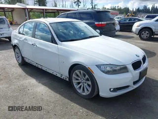 2011 BMW 3 Series 328i z VIN WBAPH5C5XBA443035, wystawiony jako IAAI lot #42207601 z przebiegiem 109 379 mil mil oraz . Historia ofert i sprzedaży dostępna na DreamBid. Obrazek 1.
