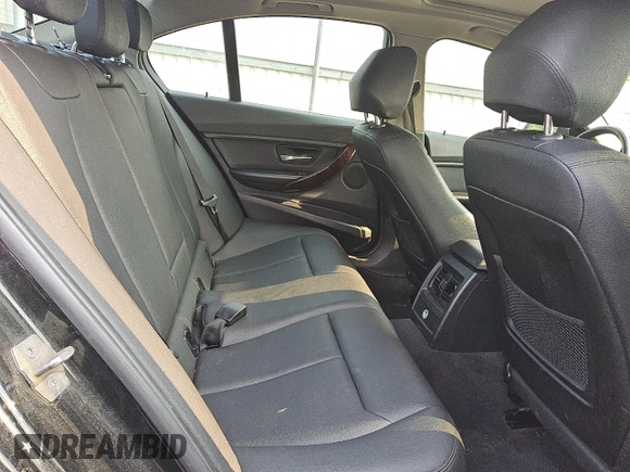 2013 BMW 3 Series 328i xDrive with VIN WBA3B3C56DF531364, listed as a Copart auction lot 55522505 with 134,622 mi miles and Clean title. Bid and sale history available at DreamBid. Image 8.