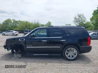 2012 Cadillac Escalade z VIN 1GYS4EEJ2CR142517, wystawiony jako IAAI lot #42269852 z przebiegiem 127 807 mil mil oraz . Historia ofert i sprzedaży dostępna na DreamBid. Obrazek 15.