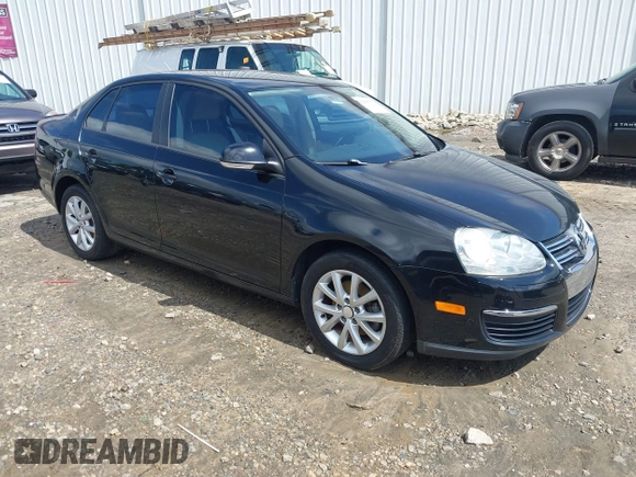 2010 Volkswagen Jetta Limited Edition z VIN 3VWAX7AJXAM128855, wystawiony jako IAAI lot #42355754 z przebiegiem 131 845 mil mil oraz . Historia ofert i sprzedaży dostępna na DreamBid. Obrazek 1.