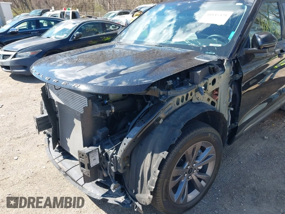 2023 Ford Explorer XLT with VIN 1FMSK8DH4PGC11989, listed as a IAAI auction lot 41845428 with 30,161 mi miles and . Bid and sale history available at carsss.com. Image 6.