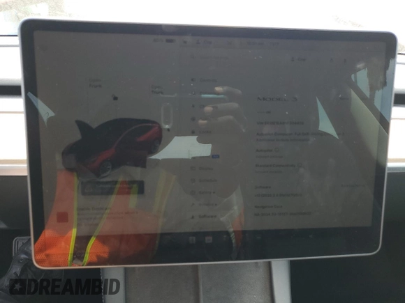 2022 Tesla Model 3 z VIN 5YJ3E1EA9NF304409, wystawiony jako Copart lot #58600755 z przebiegiem Nie podano mil oraz Szkoda całkowita • Salvage title. Historia ofert i sprzedaży dostępna na DreamBid. Obrazek 9.