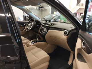 2016 Nissan Rogue SV with VIN KNMAT2MV0GP615985, listed as a IAAI auction lot 41540164 with 133,129 mi miles. Bid and sale history available at carsss.com. Image 5.